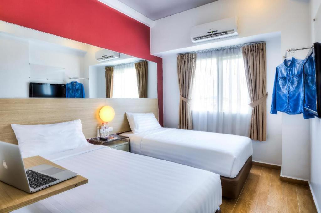 Monoloog Hotel Pekanbaru Exterior foto