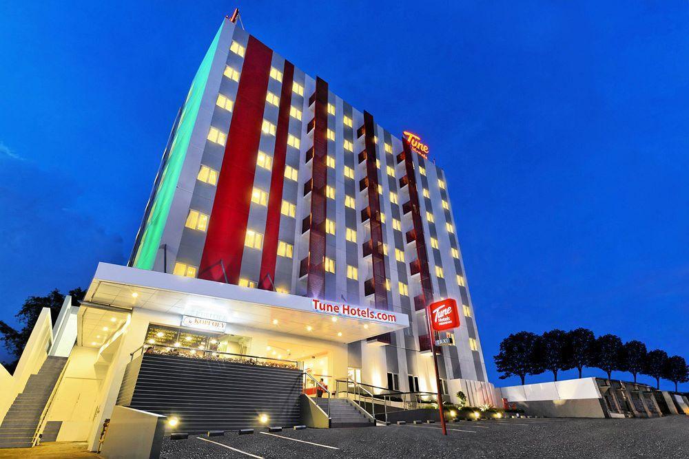 Monoloog Hotel Pekanbaru Exterior foto
