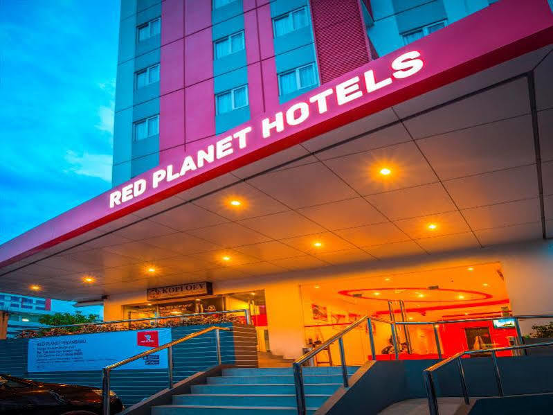 Monoloog Hotel Pekanbaru Exterior foto