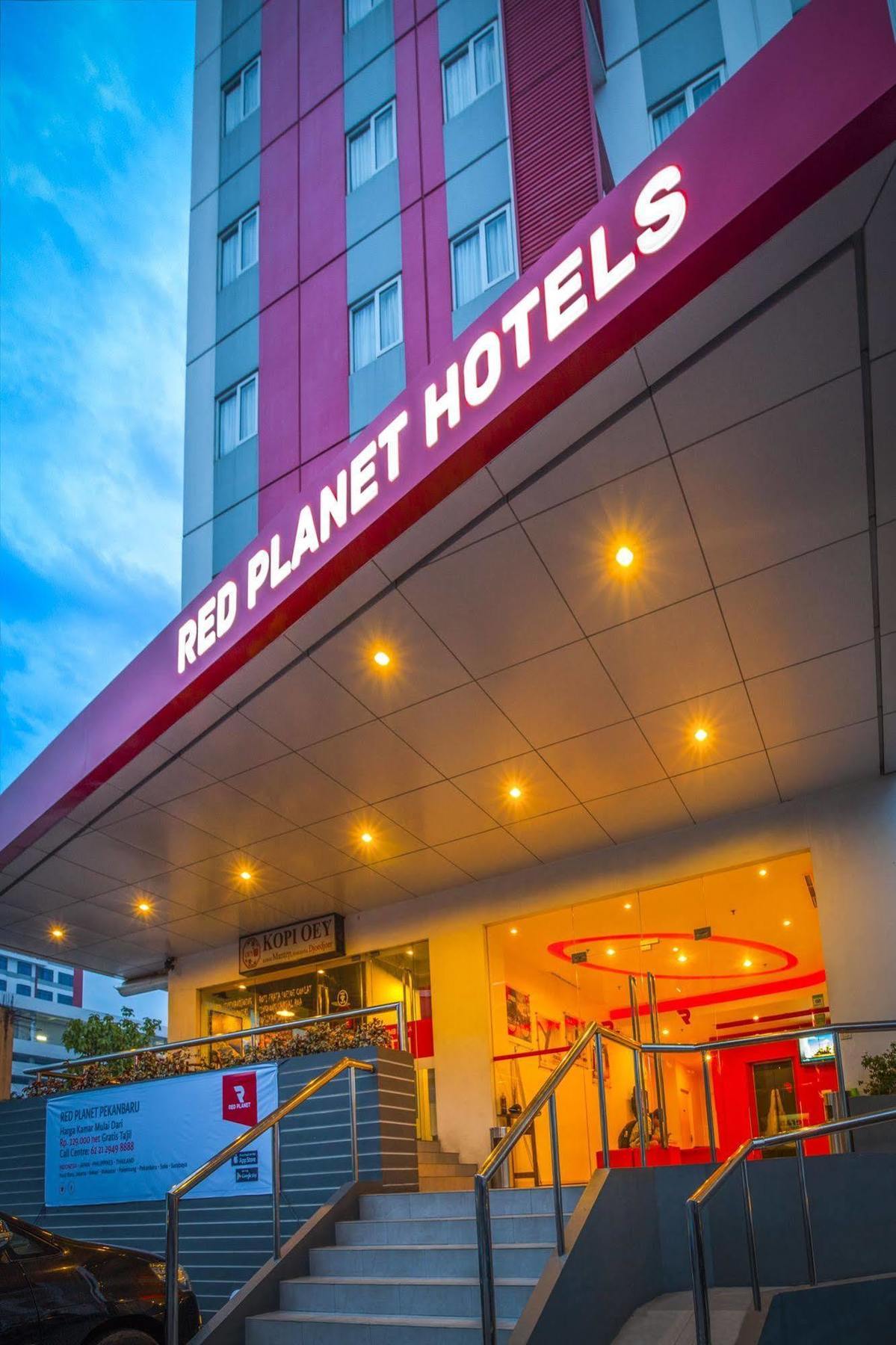 Monoloog Hotel Pekanbaru Exterior foto