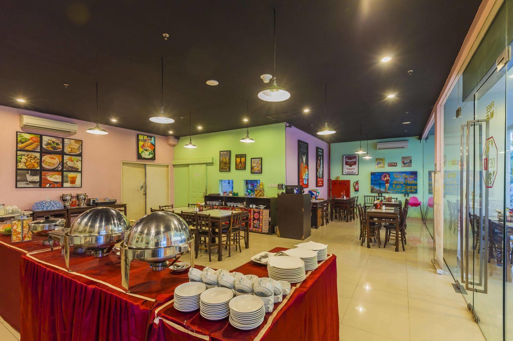 Monoloog Hotel Pekanbaru Exterior foto